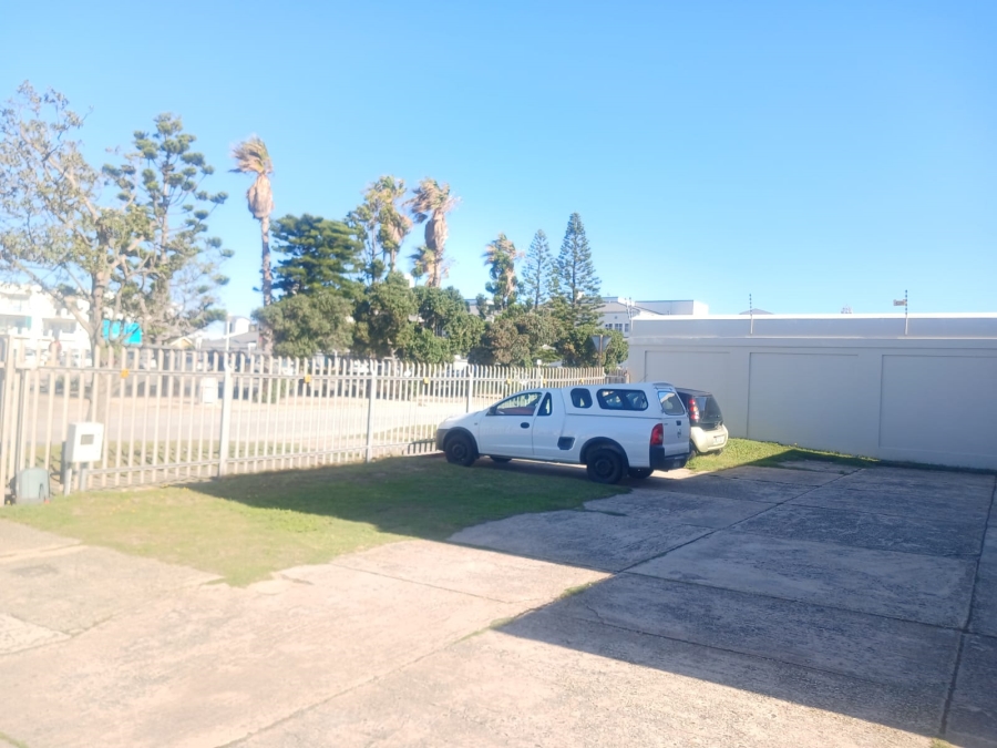 To Let 1 Bedroom Property for Rent in Summerstrand Eastern Cape